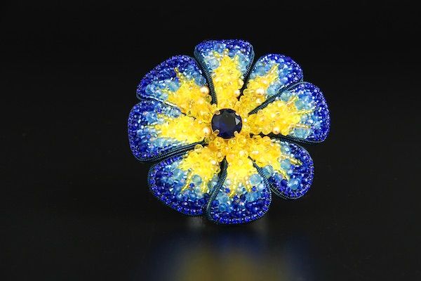 Брошка жовто-блакитна з кристалами "Квітка України BIG" Ручна робота 1555 фото