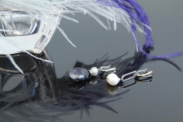 Сережки асиметричні з натуральними перлами "Майорка" Ручна робота 1356 фото