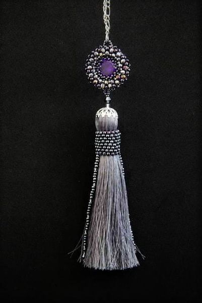 Кулон з сірою китицею та кристалами "Герцогиня" 1191 фото
