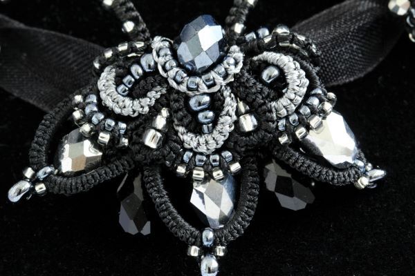 Кольє мереживне чорне з перлами "Чорна лілія" 1135 фото