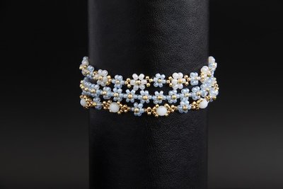 Комплект браслетов из золотого голубого и белого бисера "Веснянка" 1532 фото