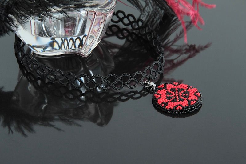 Чокер кружевной черный с подвеской в украинском стиле "Червона рута" 2436162 фото