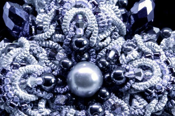Брошка-орден мереживна срібляста з перлами "Вінтаж" 1074 фото
