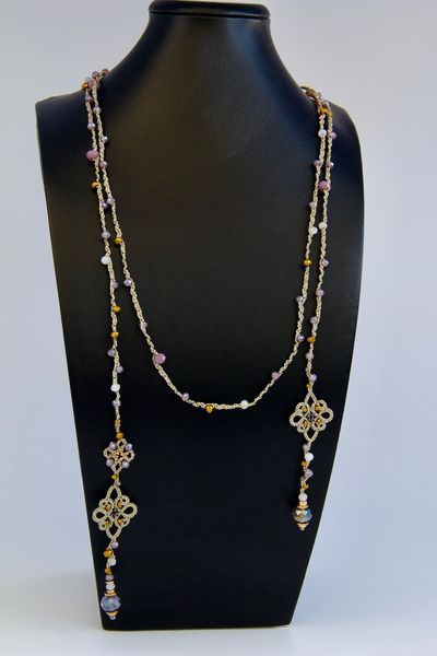 Ларіат Саміра з фіолетовими, золотими та білими намистинами. Samira lariat with purple, gold and white faceted beads