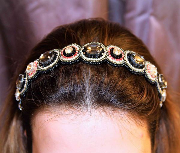 Діадема (обруч) для волосся з кристалами та бісером "Black & White" 1122 фото